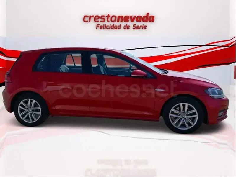 Usado VW Golf VIII Edition 130 CV (95 kW) 2020 Rojo Berlina