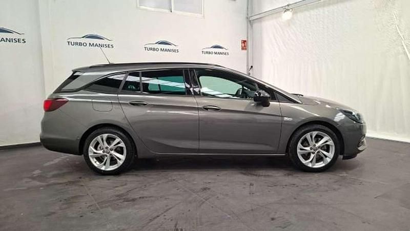 Usado Opel Astra Ultimate 145 CV (106 kW) 2021 Gris Familiar