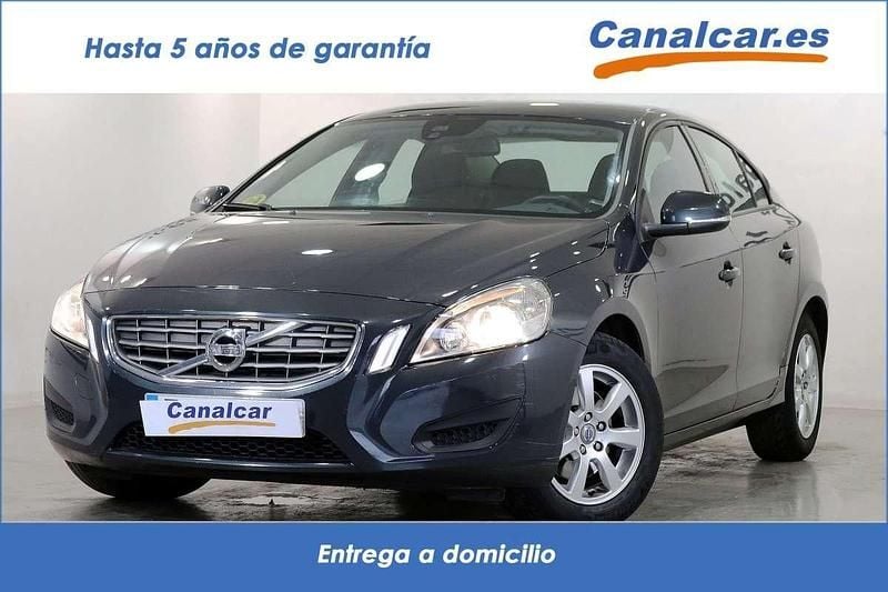 Gris Usado 2013 Volvo S60 Kinetic Berlina | 9990 € (Precio justo) - Imagen 1/4