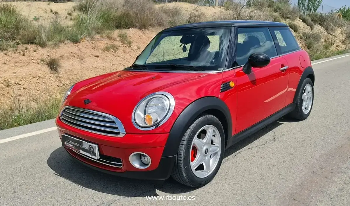 Usado Mini Cooper 120 CV (88 kW) 2007 Rojo Utilitario