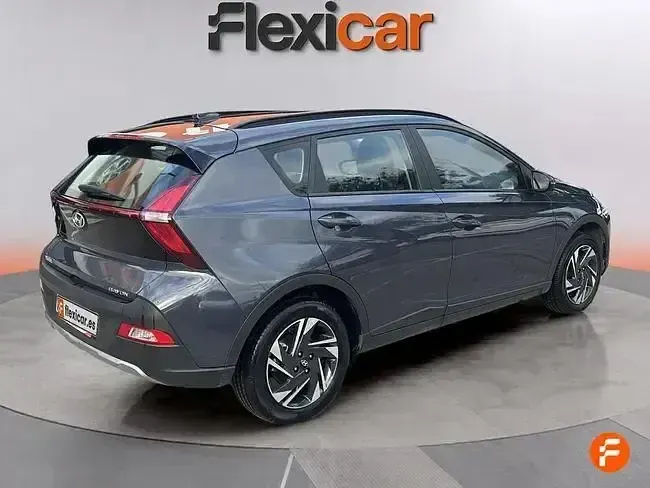Usado Hyundai Bayon 84 CV (61 kW) 2023 Gris SUV
