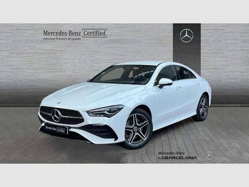 Blanco Usado 2023 Mercedes CLA250 AMG line Berlina | 39.900 € - Imagen 1/4