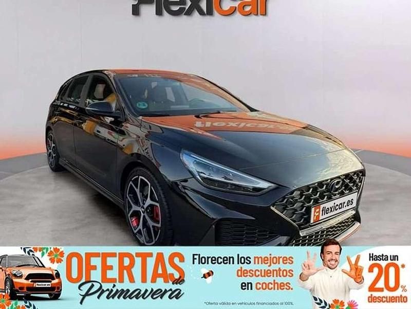 Usado Hyundai i30 250 CV (183 kW) 2023 Negro Utilitario