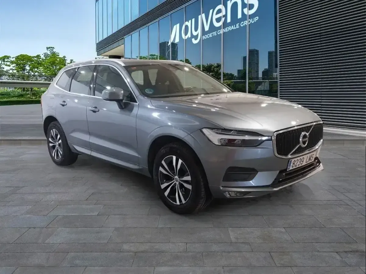 Usado Volvo XC60 Momentum 190 CV (139 kW) 2021 Gris / plata SUV