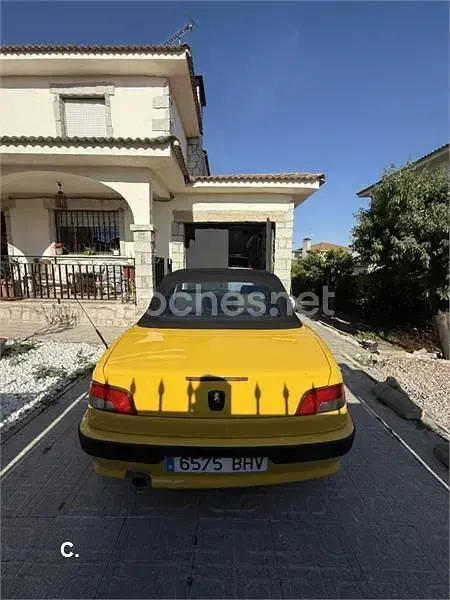 Usado Peugeot 306 Cabriolet 90 CV (66 kW) 2001 Amarillo Descapotable