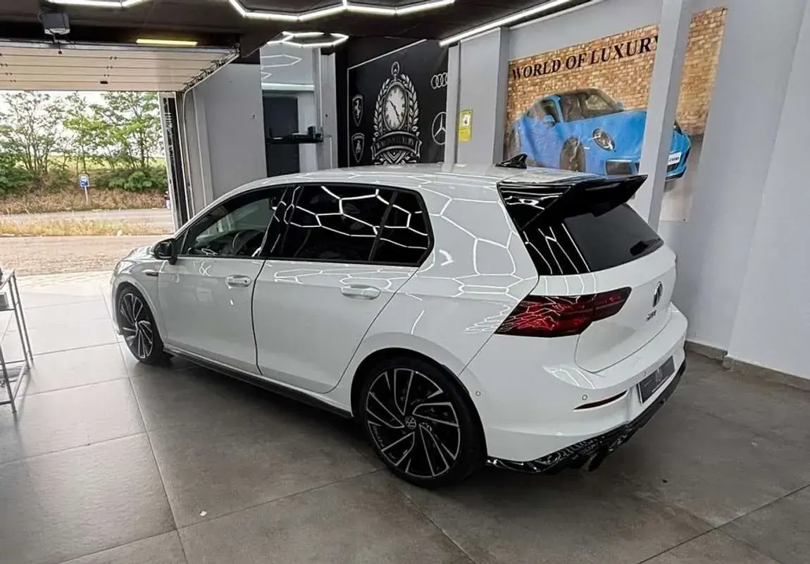 Usado VW Golf VIII GTI 245 CV (180 kW) 2021 Blanco Utilitario