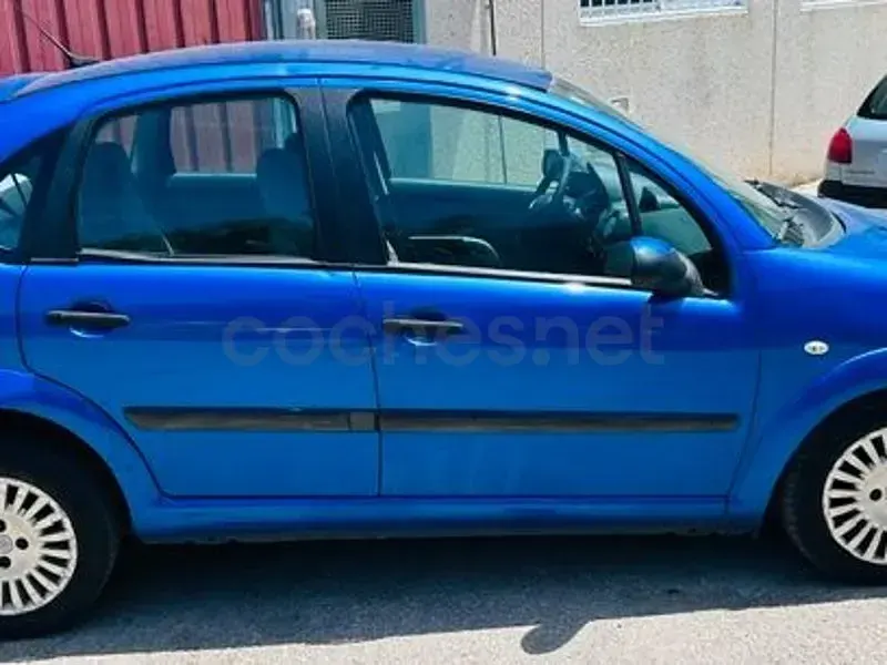 Usado Citroën C3 61 CV (44 kW) 2003 Azul Berlina