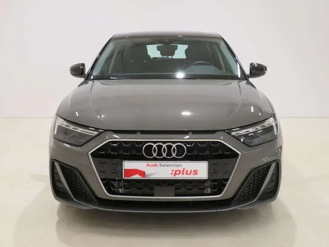 Usado Audi A1 Sportback 110 CV (80 kW) 2022 Gris Utilitario