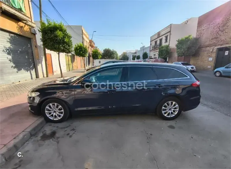 Usado Ford Mondeo Trend 150 CV (110 kW) 2015 Azul Familiar