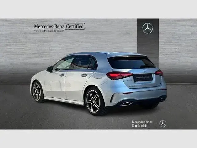 Usado Mercedes A200 150 CV (110 kW) 2025 Plata hightech Berlina