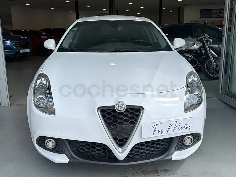 Usado Alfa Romeo Giulietta Super 120 CV (88 kW) 2017 Blanco Utilitario