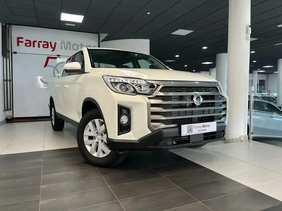 Usado SsangYong Musso 202 CV (148 kW) 2025 Blanco Berlina