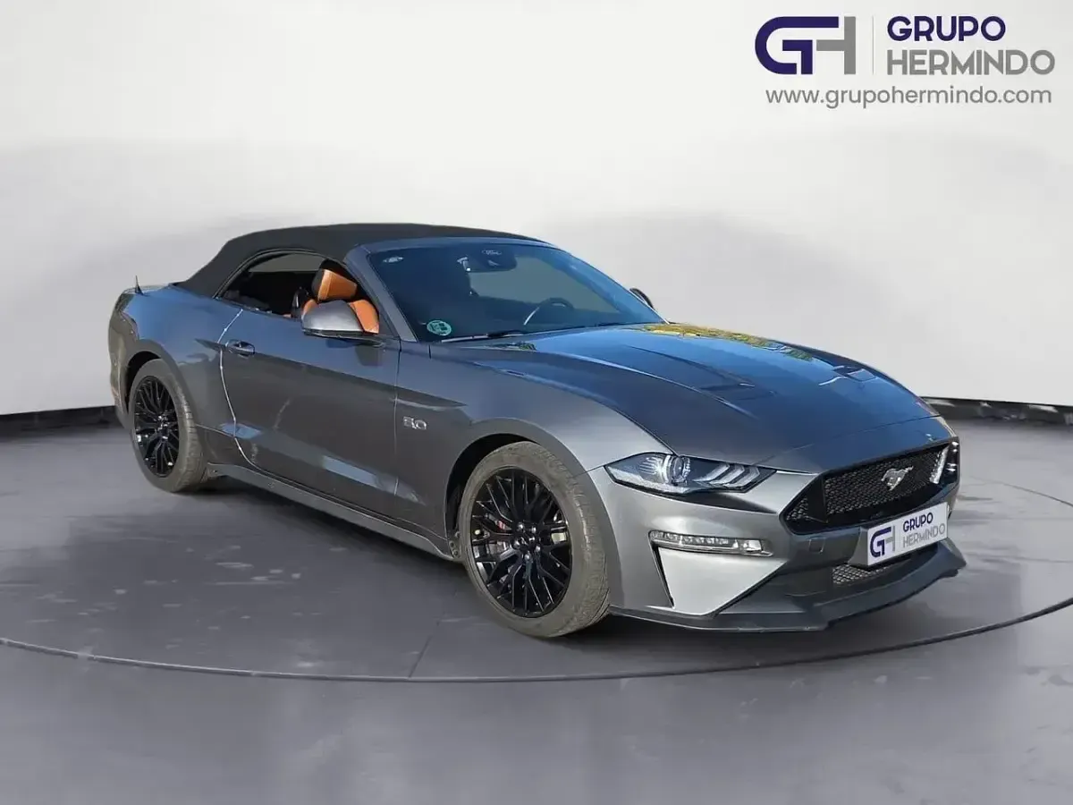 Usado Ford Mustang GT Convertible 455 CV (334 kW) 2023 Gris / plata Descapotable