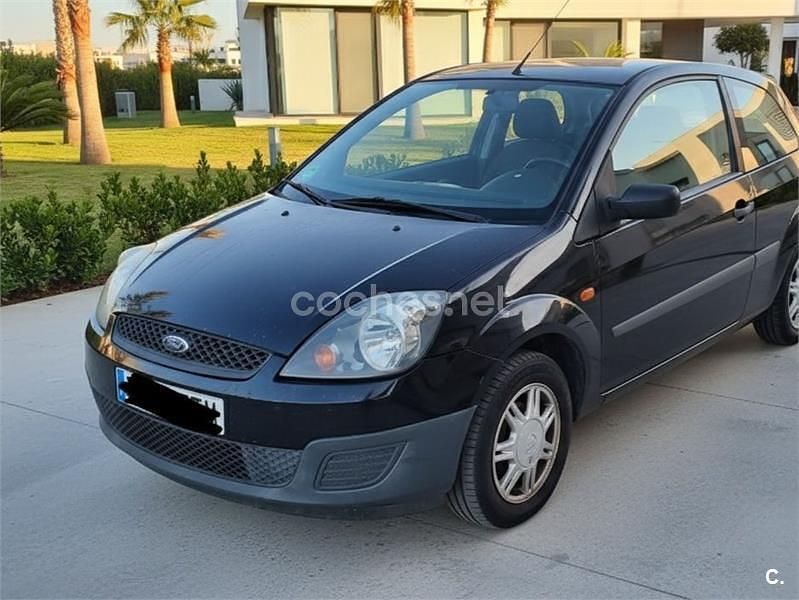 Negro Usado 2007 Ford Fiesta Ambiente Berlina | 3100 € (Buen precio) - Imagen 1/4