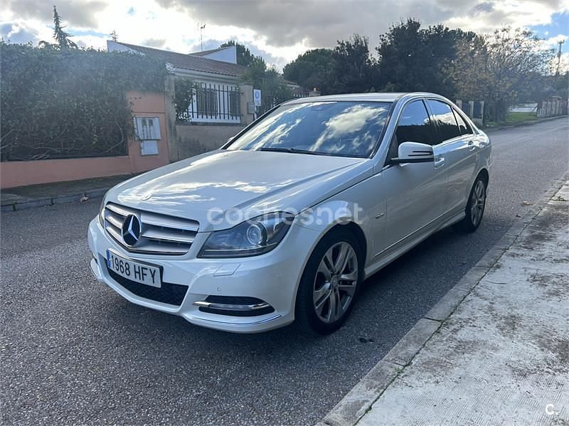Käytetty Mercedes C200 136 HP (100 kW) 2012 Valkoinen Sedan