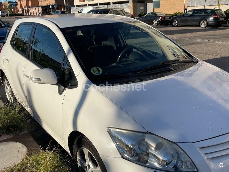 Blanco Usado 2012 Toyota Auris Active Berlina | 4900 € (Buen precio) - Imagen 1/4