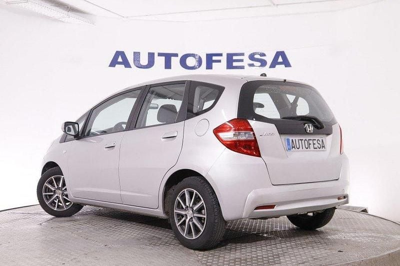 Usado Honda Jazz S 90 CV (66 kW) 2015 Plateado Utilitario
