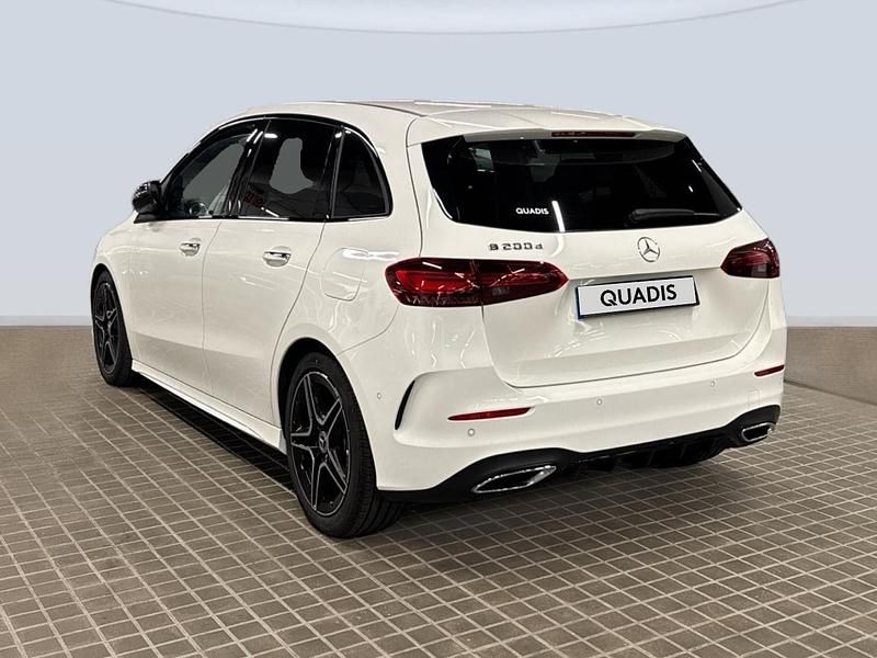 Usado Mercedes B200 150 CV (110 kW) 2024 Blanco Monovolumen