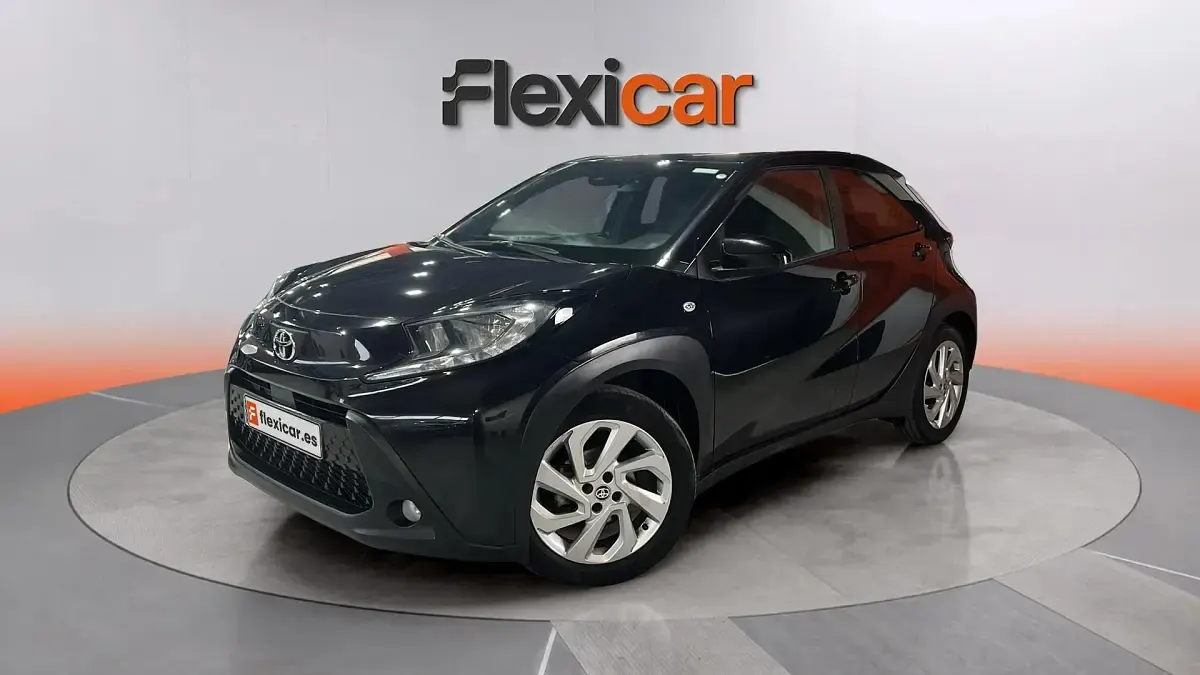 Usado Toyota Aygo X 72 CV (52 kW) 2024 Negro SUV