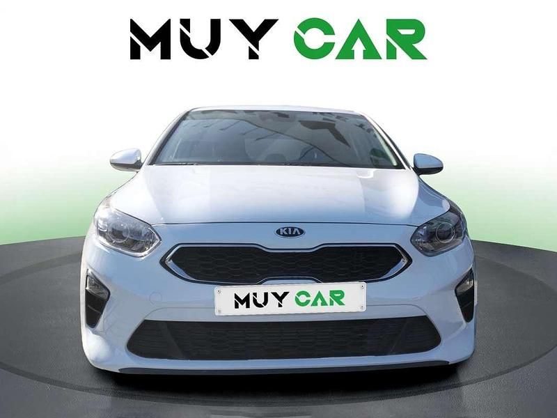 Usado Kia Ceed 120 CV (88 kW) 2021 Blanco Utilitario