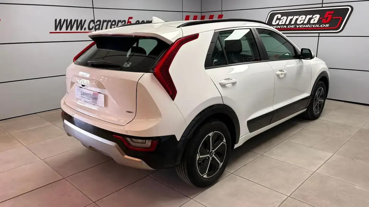 Usado Kia Niro 141 CV (103 kW) 2022 Blanco SUV