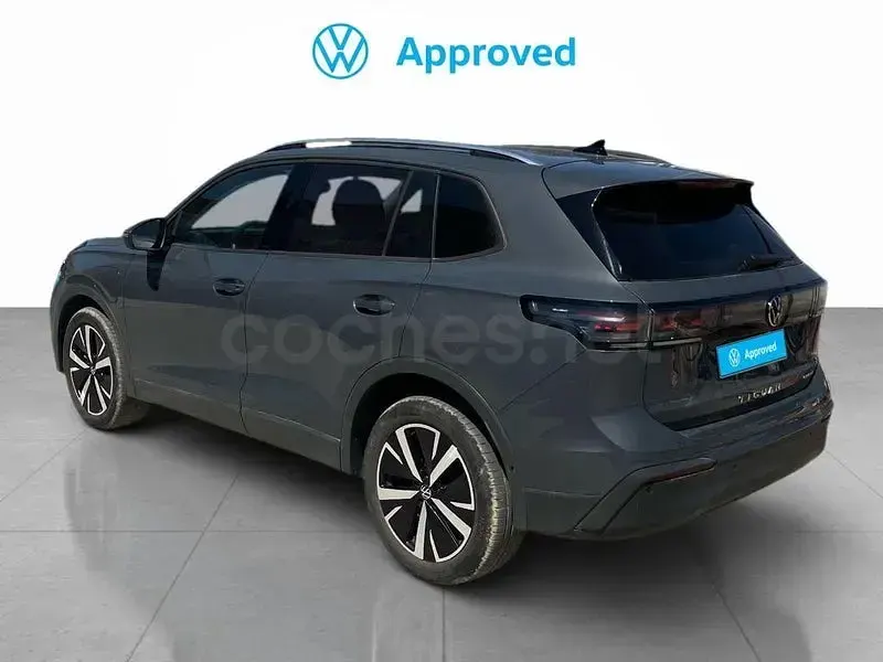 Usado VW Tiguan 204 CV (150 kW) 2025 Gris / plata SUV