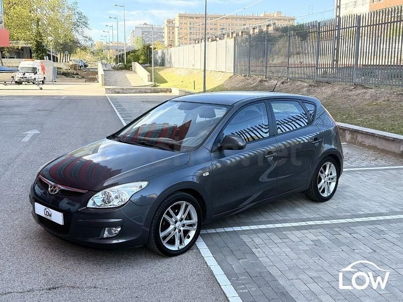 Käytetty Hyundai i30 Sport 115 HP (84 kW) 2008 Harmaa Sedan