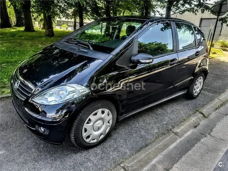 Usado Mercedes A180 Avantgarde 109 CV (80 kW) 2007 Negro Monovolumen