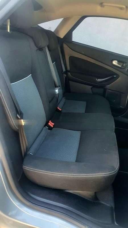 Usado Ford Mondeo Titanium 140 CV (102 kW) 2011 Gris Berlina