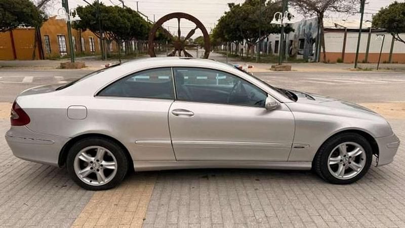 Usado Mercedes CLK200 170 CV (125 kW) 2004 Gris Coupe