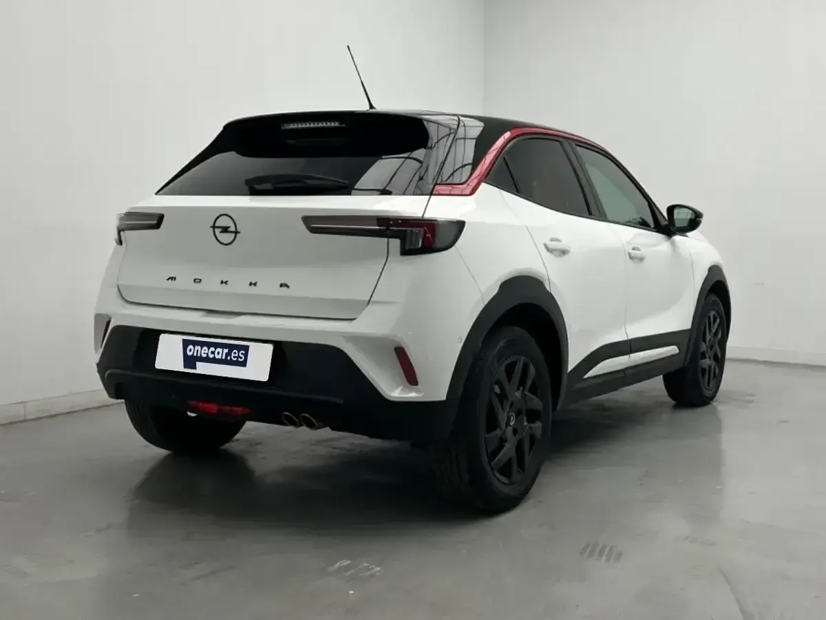 Usado Opel Mokka GS Line 130 CV (95 kW) 2022 Blanco SUV
