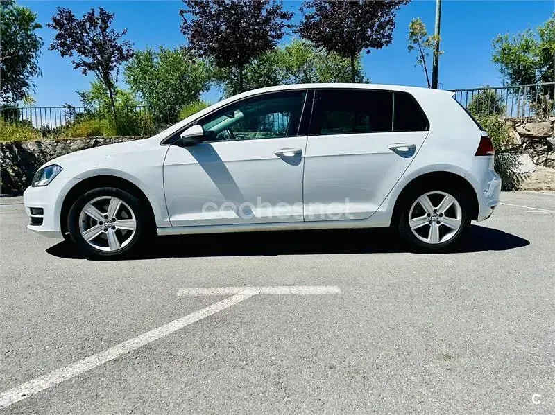Usado VW Golf VII Advance 125 CV (91 kW) 2015 Blanco Berlina