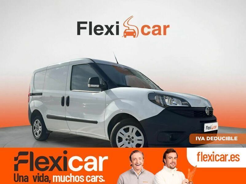 Blanco Usado 2023 Fiat Doblò Dynamic Monovolumen | 13.990 € (Precio justo) - Imagen 1/4