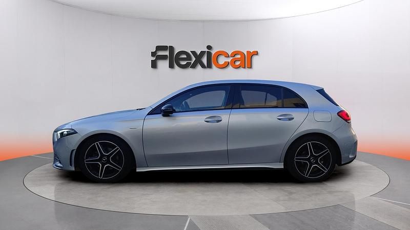 Usado Mercedes A180 116 HP (85 kW) 2020 Cinzento Sedan