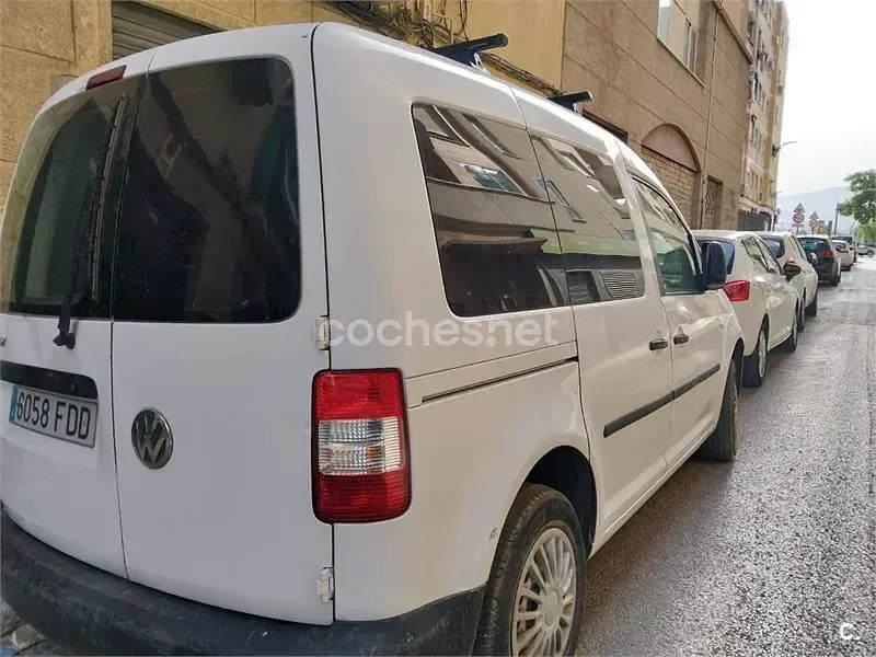 Usado VW Caddy 75 CV (55 kW) 2006 Blanco Monovolumen
