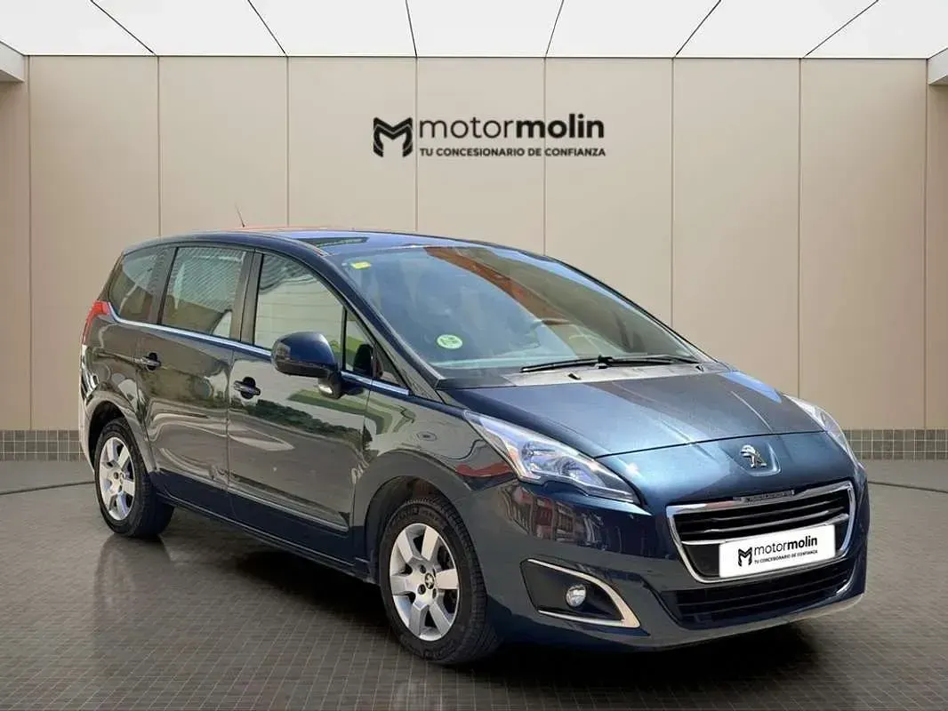 Usado Peugeot 5008 Active 115 CV (84 kW) 2013 Azul Monovolumen
