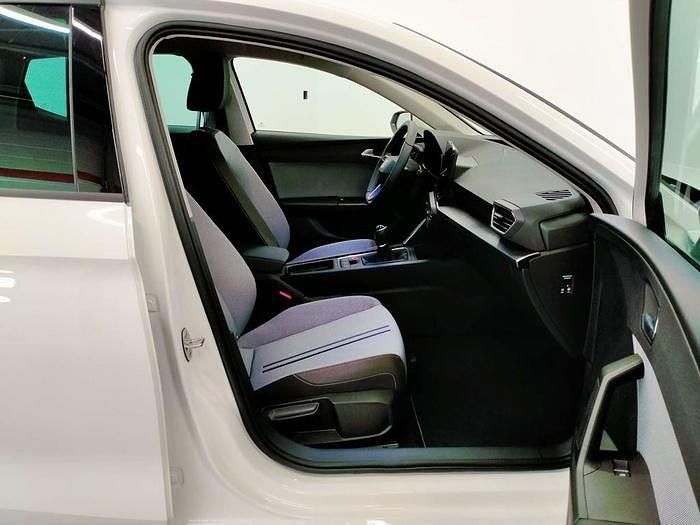 Używany Seat Leon Style 116 KM (85 kW) 2025 Biały Sedan/Limuzyna