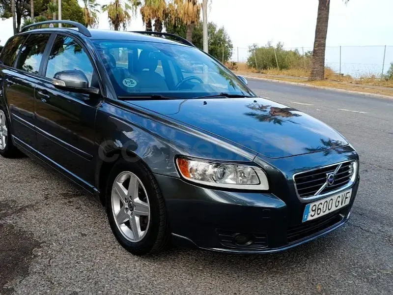 Usado Volvo V50 Summum 115 CV (84 kW) 2010 Gris / plata Familiar