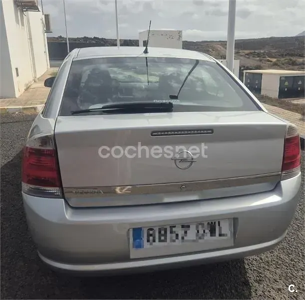Usado Opel Vectra Elegance 122 CV (89 kW) 2006 Gris / plata Berlina