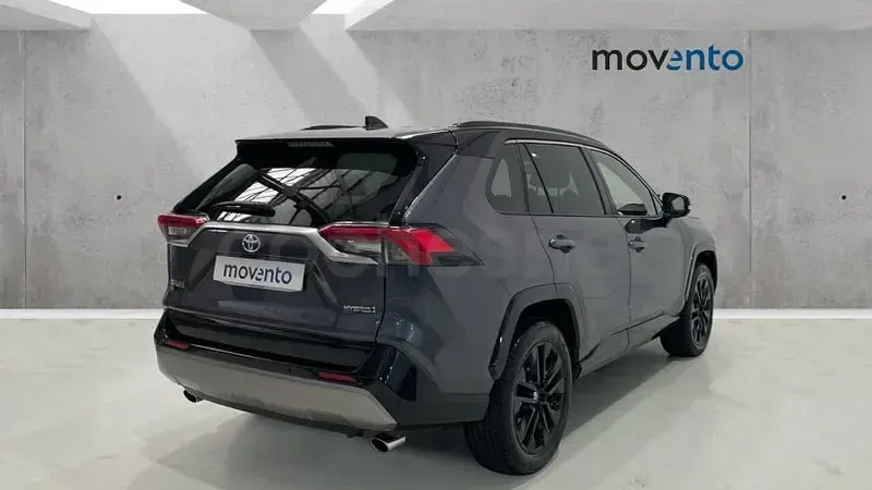 Usado Toyota RAV4 Hybrid Style 218 CV (160 kW) 2022 Gris / plata SUV