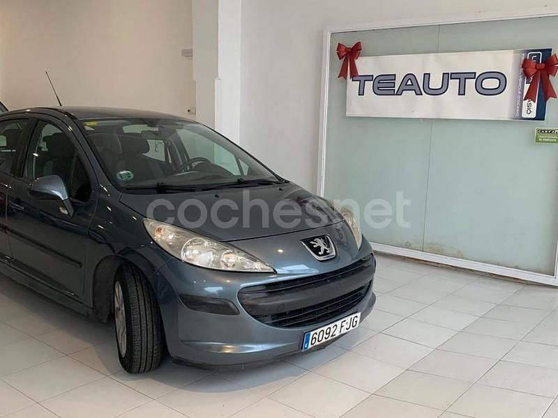 Gris / plata Usado 2006 Peugeot 207 Berlina | 3400 € (Un poco caro) - Imagen 1/4