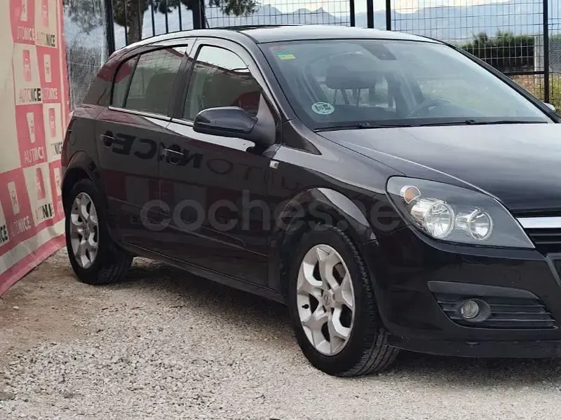 Usado Opel Astra Sport 100 CV (73 kW) 2008 Negro Berlina