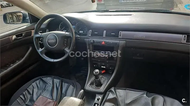 Usado Audi A6 170 CV (125 kW) 2004 Azul Berlina