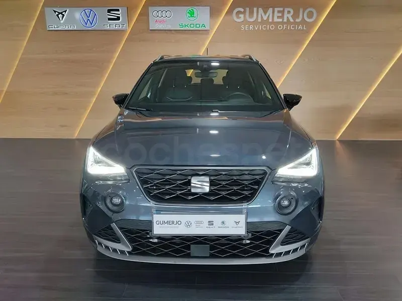 Usado Seat Arona FR 115 CV (84 kW) 2024 Gris / plata SUV