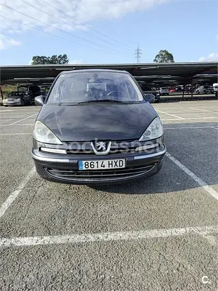 Usado Peugeot 807 Premium 136 CV (100 kW) 2010 Negro Monovolumen