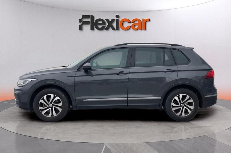 Usado VW Tiguan Life 150 CV (110 kW) 2021 Gris SUV
