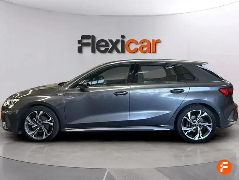 Usado Audi A3 S-Line 150 CV (110 kW) 2024 Gris / plata Berlina