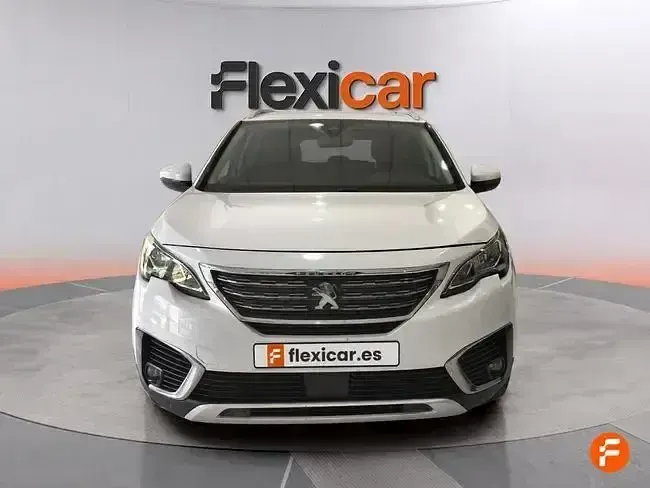 Usado Peugeot 5008 Allure 130 CV (95 kW) 2018 Blanco SUV