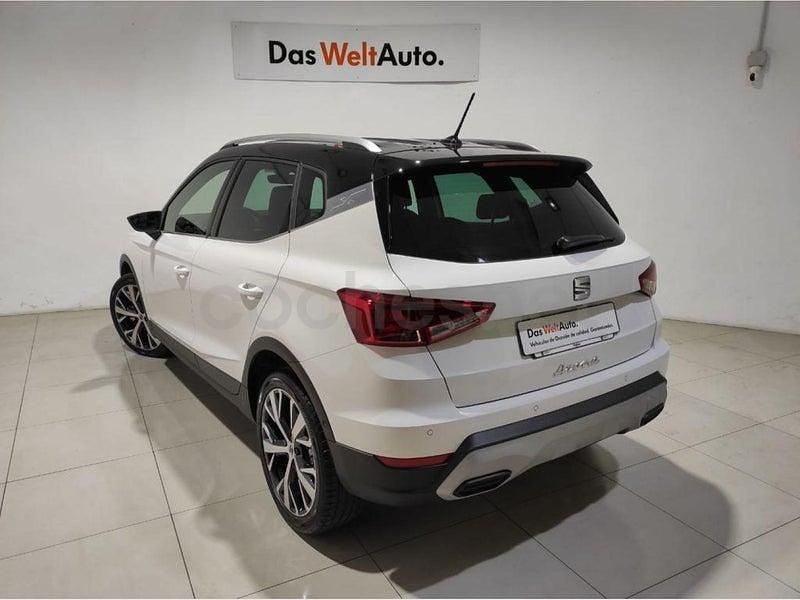 Usado Seat Arona Xperience 110 CV (80 kW) 2022 Blanco SUV