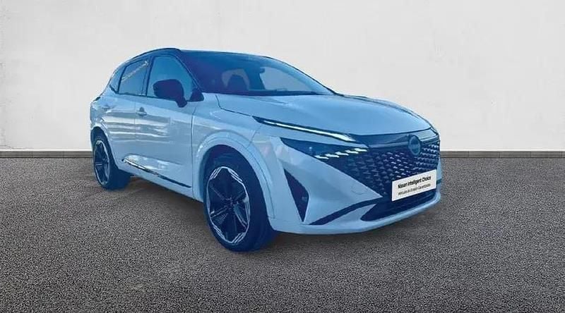 Nuevo Nissan Qashqai 140 CV (102 kW) 2025 Lunar white con techo midnight SUV